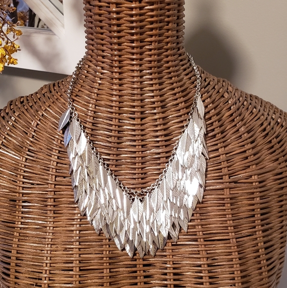 Silver leaf necklace - Picture 2 of 4